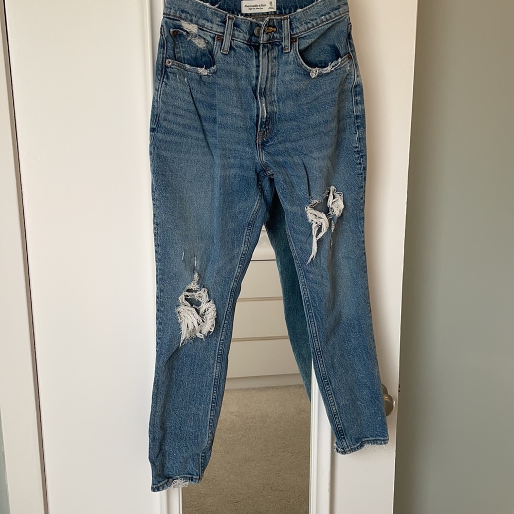 ABERCROMBIE MOM JEANS